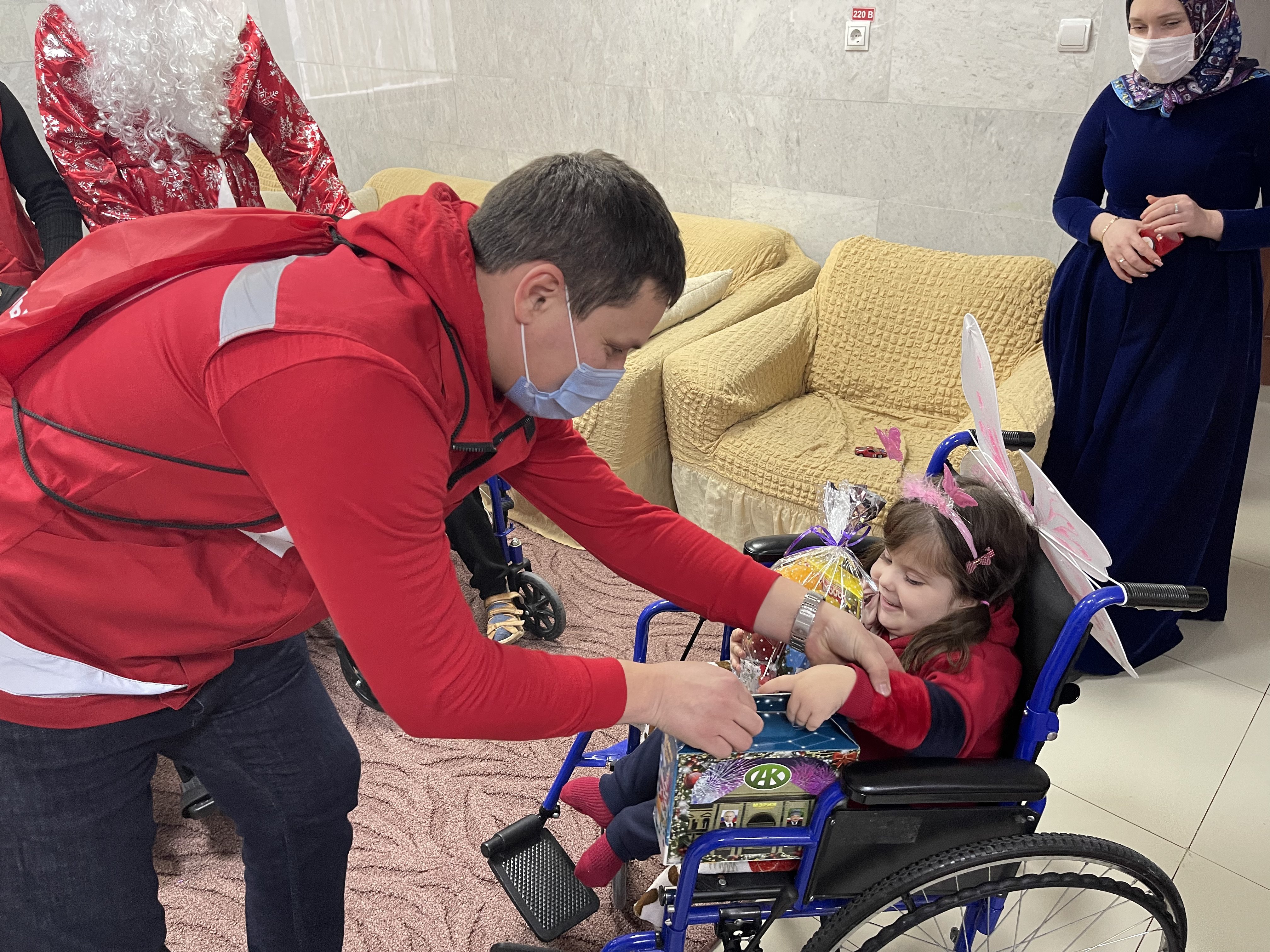 Помочь детям из кризисных семей